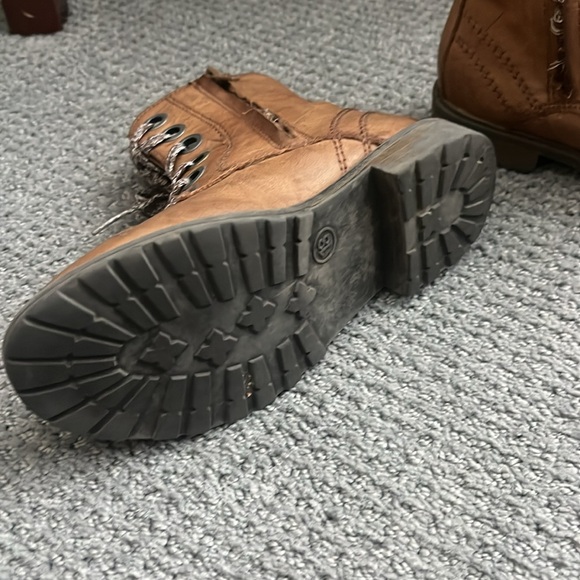 Girls boot. Size 13. Zip entry. Cat and Jack. - Picture 4 of 4